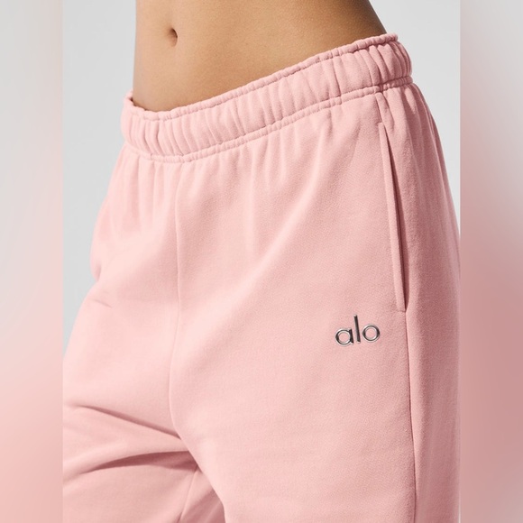 NWT Alo Yoga Accolade Sweatpant - Pink Quartz M - Picture 2 of 6
